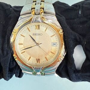 Seiko Unisex watch Quartz Chronograph two tone good condition band excellent